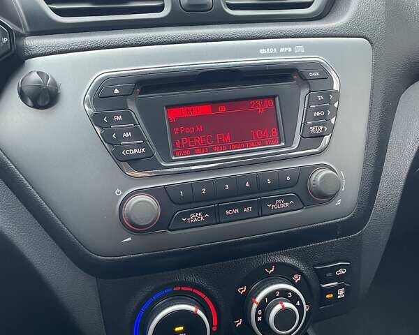 Черный Киа Рио, объемом двигателя 1.4 л и пробегом 124 тыс. км за 9350 $, фото 86 на Automoto.ua