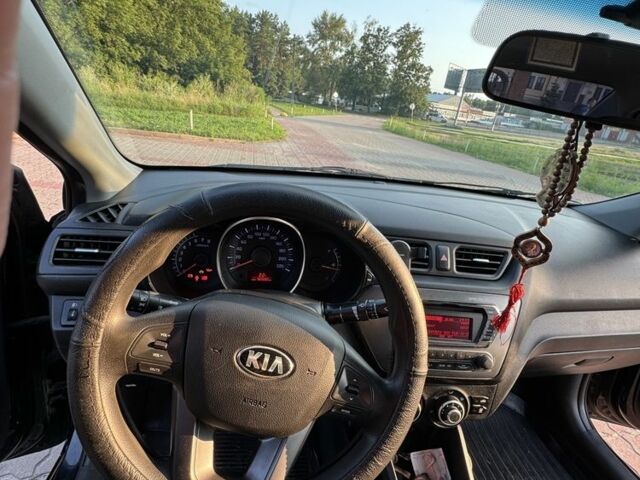 Черный Киа Рио, объемом двигателя 1.4 л и пробегом 185 тыс. км за 5777 $, фото 4 на Automoto.ua
