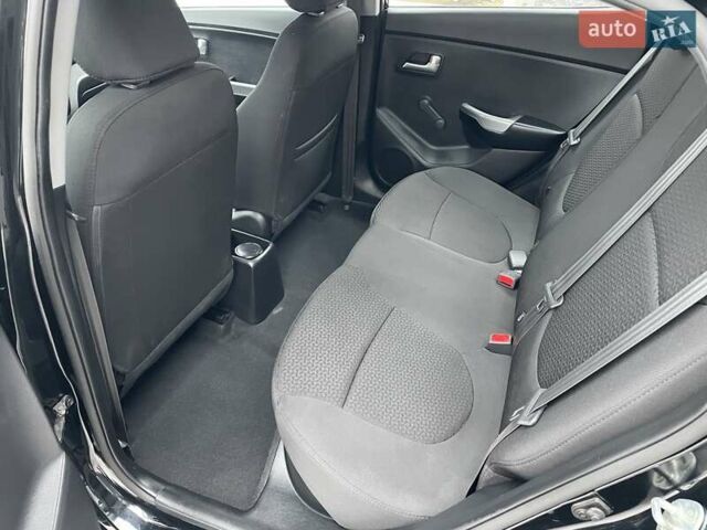 Черный Киа Рио, объемом двигателя 1.4 л и пробегом 124 тыс. км за 9350 $, фото 130 на Automoto.ua
