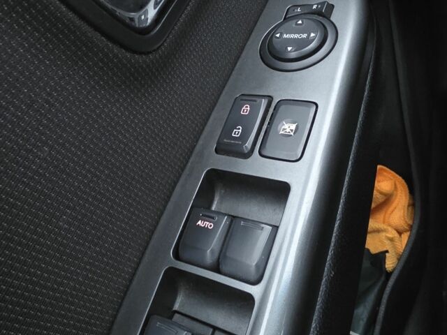 Черный Киа Рио, объемом двигателя 1.6 л и пробегом 150 тыс. км за 9000 $, фото 10 на Automoto.ua