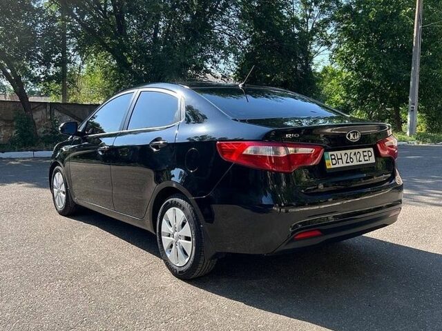 Черный Киа Рио, объемом двигателя 1.59 л и пробегом 87 тыс. км за 9500 $, фото 3 на Automoto.ua