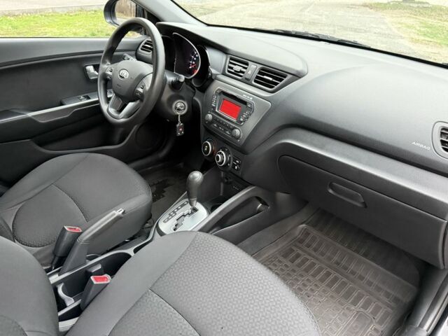 Чорний Кіа Ріо, об'ємом двигуна 1.4 л та пробігом 45 тис. км за 9800 $, фото 19 на Automoto.ua