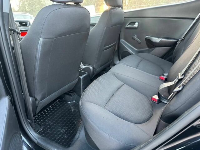 Черный Киа Рио, объемом двигателя 1.4 л и пробегом 199 тыс. км за 5500 $, фото 6 на Automoto.ua