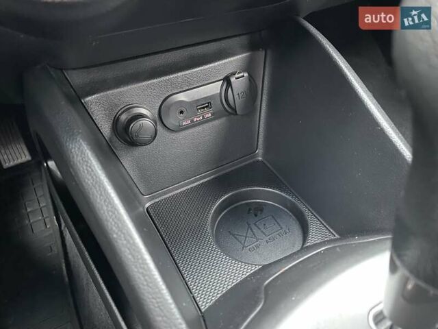 Черный Киа Рио, объемом двигателя 1.4 л и пробегом 124 тыс. км за 9350 $, фото 88 на Automoto.ua