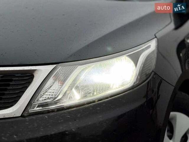 Черный Киа Рио, объемом двигателя 1.4 л и пробегом 220 тыс. км за 8200 $, фото 3 на Automoto.ua