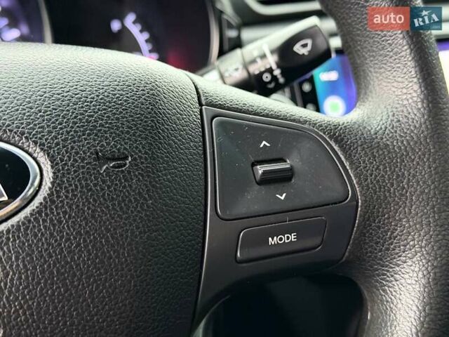 Черный Киа Рио, объемом двигателя 1.4 л и пробегом 220 тыс. км за 8200 $, фото 41 на Automoto.ua