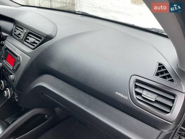 Черный Киа Рио, объемом двигателя 1.4 л и пробегом 124 тыс. км за 9350 $, фото 114 на Automoto.ua