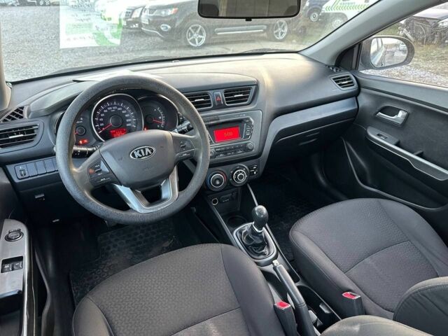 Черный Киа Рио, объемом двигателя 1.4 л и пробегом 199 тыс. км за 5500 $, фото 5 на Automoto.ua