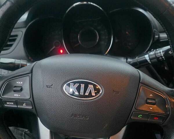 Черный Киа Рио, объемом двигателя 1.59 л и пробегом 150 тыс. км за 9000 $, фото 4 на Automoto.ua