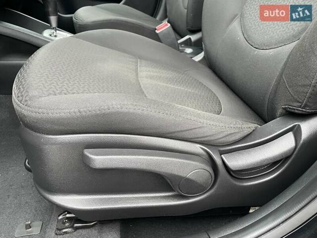 Черный Киа Рио, объемом двигателя 1.4 л и пробегом 124 тыс. км за 9350 $, фото 102 на Automoto.ua