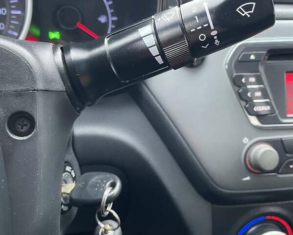 Черный Киа Рио, объемом двигателя 1.4 л и пробегом 124 тыс. км за 9350 $, фото 84 на Automoto.ua