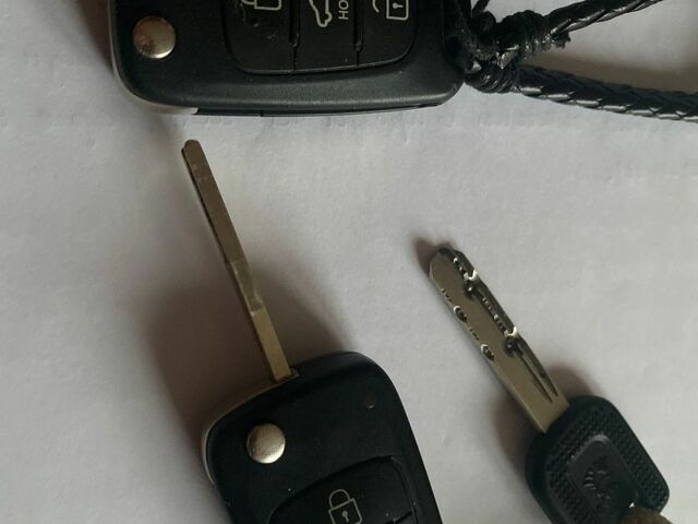 Черный Киа Рио, объемом двигателя 1.6 л и пробегом 61 тыс. км за 8200 $, фото 13 на Automoto.ua