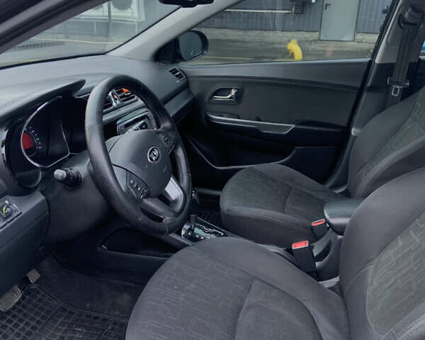 Чорний Кіа Ріо, об'ємом двигуна 1.6 л та пробігом 261 тис. км за 7650 $, фото 7 на Automoto.ua