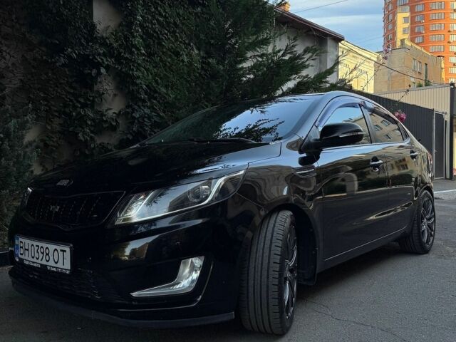 Чорний Кіа Ріо, об'ємом двигуна 1.59 л та пробігом 101 тис. км за 9000 $, фото 3 на Automoto.ua