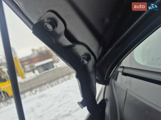 Черный Киа Рио, объемом двигателя 1.4 л и пробегом 66 тыс. км за 11950 $, фото 78 на Automoto.ua