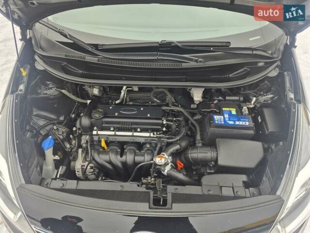 Черный Киа Рио, объемом двигателя 1.4 л и пробегом 66 тыс. км за 11950 $, фото 70 на Automoto.ua