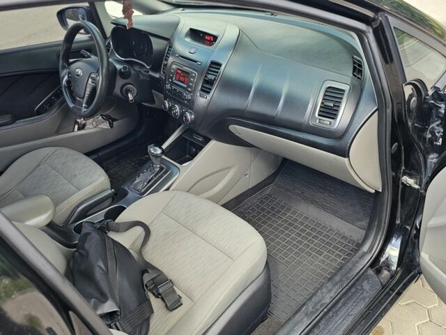 Черный Киа Рио, объемом двигателя 0 л и пробегом 187 тыс. км за 6500 $, фото 5 на Automoto.ua