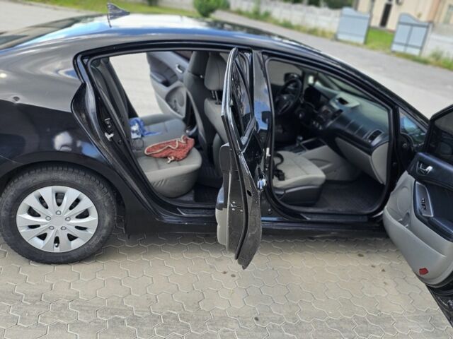 Черный Киа Рио, объемом двигателя 0 л и пробегом 187 тыс. км за 6500 $, фото 6 на Automoto.ua