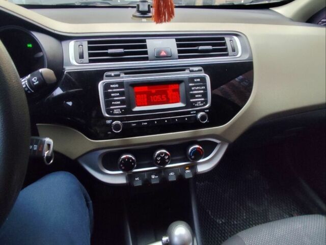 Черный Киа Рио, объемом двигателя 1.6 л и пробегом 180 тыс. км за 8800 $, фото 4 на Automoto.ua