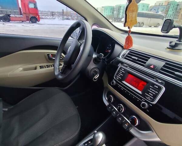 Черный Киа Рио, объемом двигателя 1.6 л и пробегом 180 тыс. км за 8799 $, фото 11 на Automoto.ua