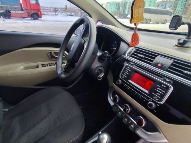 Черный Киа Рио, объемом двигателя 1.6 л и пробегом 180 тыс. км за 8800 $, фото 3 на Automoto.ua