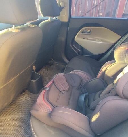 Чорний Кіа Ріо, об'ємом двигуна 1.59 л та пробігом 190 тис. км за 8500 $, фото 16 на Automoto.ua