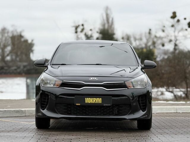 Черный Киа Рио, объемом двигателя 1.6 л и пробегом 135 тыс. км за 9800 $, фото 2 на Automoto.ua