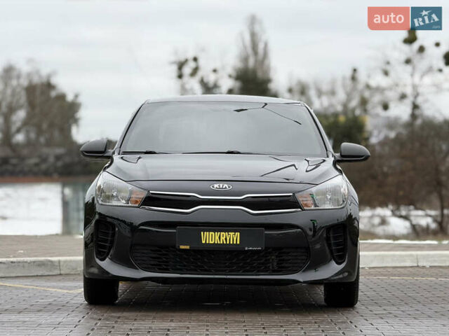 Черный Киа Рио, объемом двигателя 1.6 л и пробегом 135 тыс. км за 9800 $, фото 4 на Automoto.ua