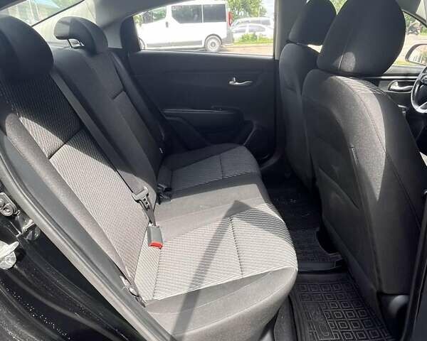 Киа Рио 2017 в Прилуках на Automoto.ua Черный Киа Рио, объемом двигателя 1.37 л и пробегом 34 тыс. км за 12400 $, фото 20 на Automoto.ua