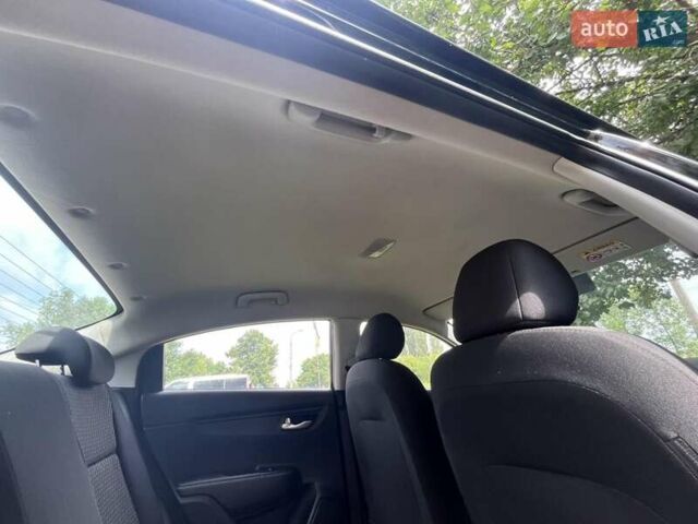 Киа Рио 2017 в Прилуках на Automoto.ua Черный Киа Рио, объемом двигателя 1.37 л и пробегом 34 тыс. км за 12400 $, фото 12 на Automoto.ua