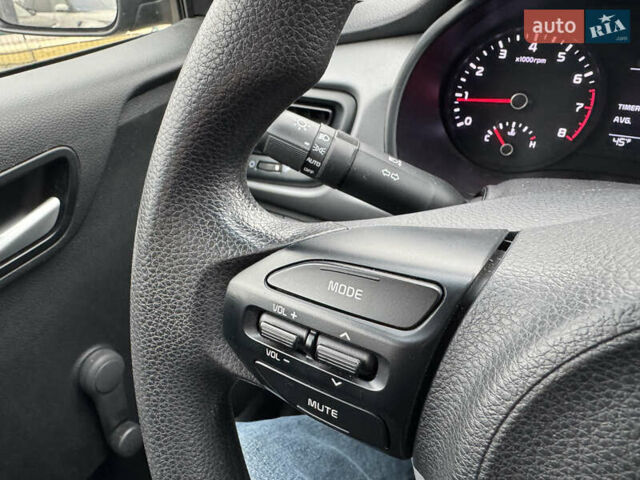 Черный Киа Рио, объемом двигателя 1.59 л и пробегом 89 тыс. км за 9490 $, фото 17 на Automoto.ua