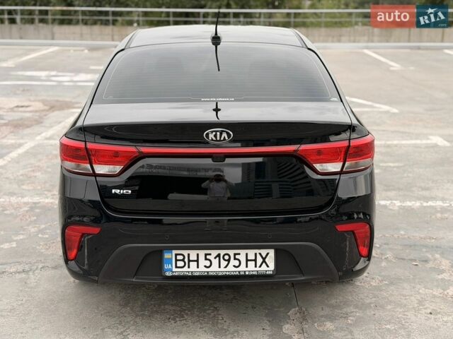Черный Киа Рио, объемом двигателя 1.6 л и пробегом 31 тыс. км за 14500 $, фото 4 на Automoto.ua