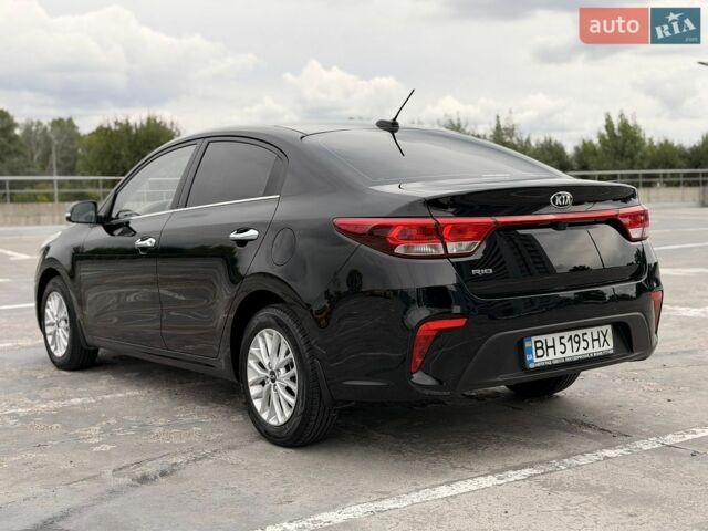 Черный Киа Рио, объемом двигателя 1.6 л и пробегом 31 тыс. км за 14500 $, фото 5 на Automoto.ua