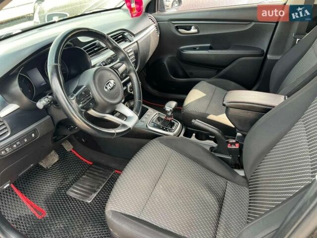 Черный Киа Рио, объемом двигателя 1.37 л и пробегом 145 тыс. км за 12500 $, фото 16 на Automoto.ua