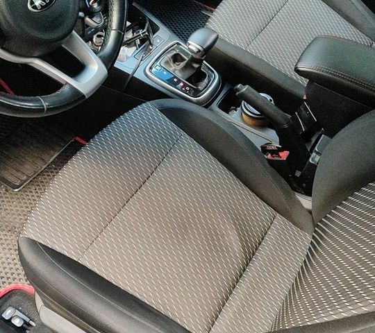 Черный Киа Рио, объемом двигателя 1.37 л и пробегом 150 тыс. км за 11500 $, фото 4 на Automoto.ua