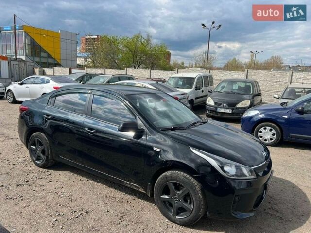Черный Киа Рио, объемом двигателя 1.37 л и пробегом 145 тыс. км за 12500 $, фото 5 на Automoto.ua