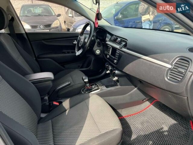 Черный Киа Рио, объемом двигателя 1.37 л и пробегом 145 тыс. км за 12500 $, фото 28 на Automoto.ua