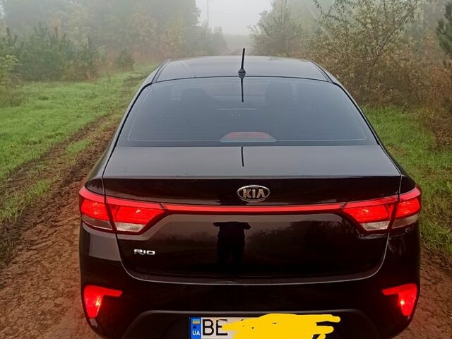 Черный Киа Рио, объемом двигателя 1.4 л и пробегом 138 тыс. км за 11500 $, фото 1 на Automoto.ua