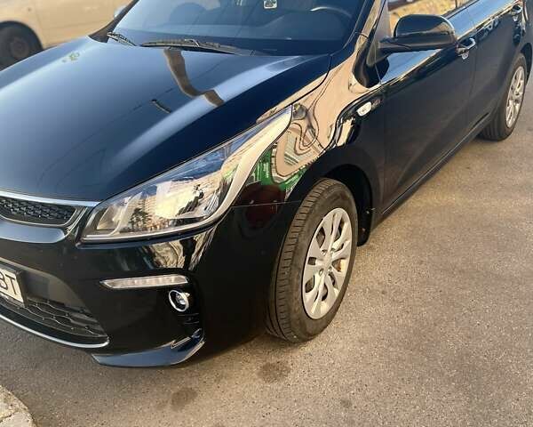Черный Киа Рио, объемом двигателя 1.59 л и пробегом 67 тыс. км за 14500 $, фото 1 на Automoto.ua