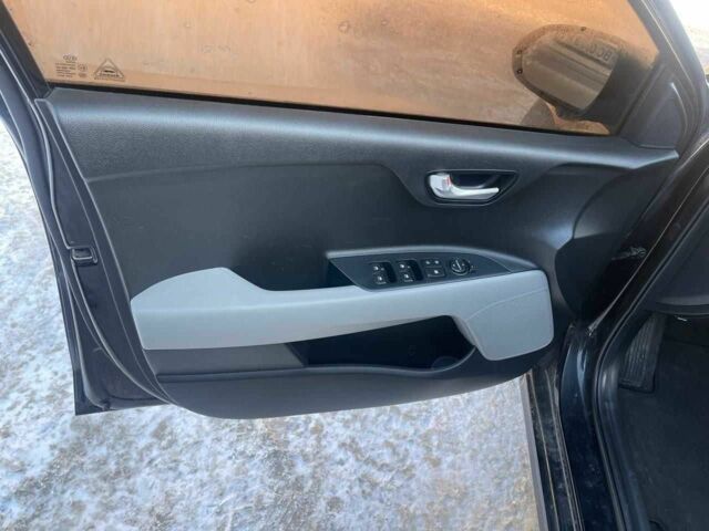 Чорний Кіа Ріо, об'ємом двигуна 1.6 л та пробігом 9 тис. км за 12700 $, фото 10 на Automoto.ua