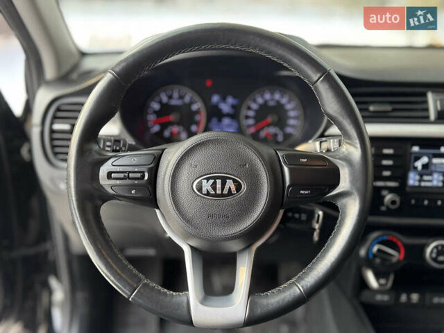 Чорний Кіа Ріо, об'ємом двигуна 1.37 л та пробігом 66 тис. км за 14500 $, фото 10 на Automoto.ua