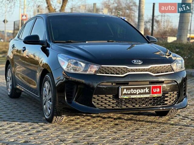 Чорний Кіа Ріо, об'ємом двигуна 1.6 л та пробігом 74 тис. км за 11790 $, фото 2 на Automoto.ua