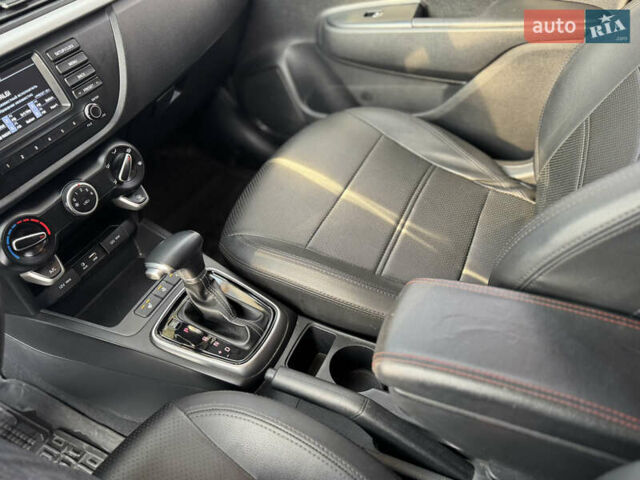 Чорний Кіа Ріо, об'ємом двигуна 1.37 л та пробігом 66 тис. км за 14300 $, фото 13 на Automoto.ua