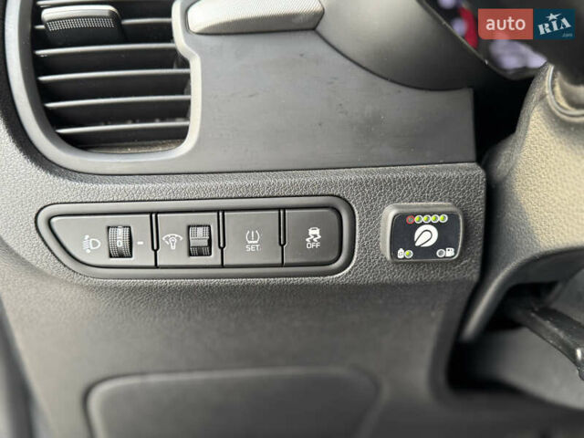 Чорний Кіа Ріо, об'ємом двигуна 1.37 л та пробігом 66 тис. км за 14300 $, фото 9 на Automoto.ua