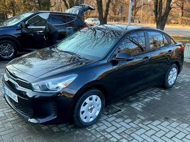Черный Киа Рио, объемом двигателя 1.6 л и пробегом 10 тыс. км за 11500 $, фото 1 на Automoto.ua