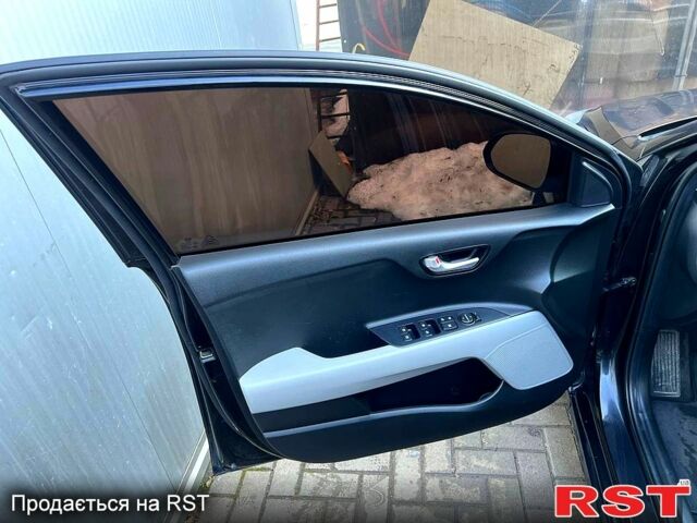 Черный Киа Рио, объемом двигателя 1.6 л и пробегом 0 тыс. км за 10999 $, фото 6 на Automoto.ua