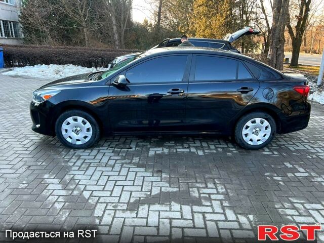 Черный Киа Рио, объемом двигателя 1.6 л и пробегом 10 тыс. км за 11500 $, фото 4 на Automoto.ua
