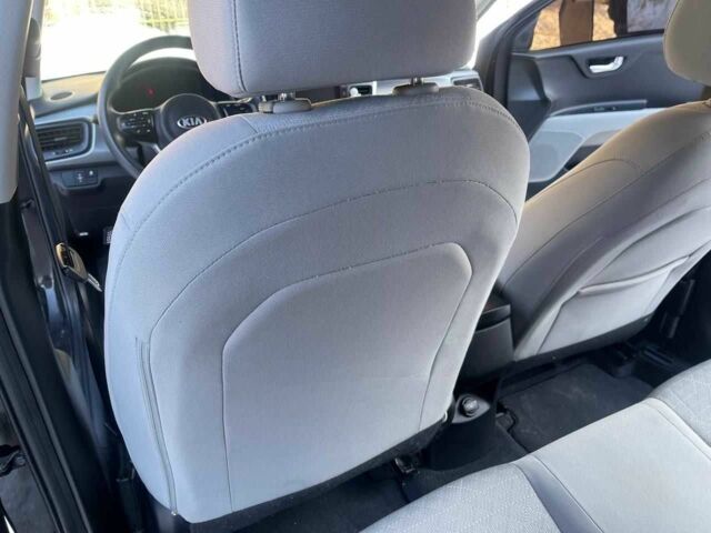 Чорний Кіа Ріо, об'ємом двигуна 1.6 л та пробігом 9 тис. км за 12700 $, фото 12 на Automoto.ua