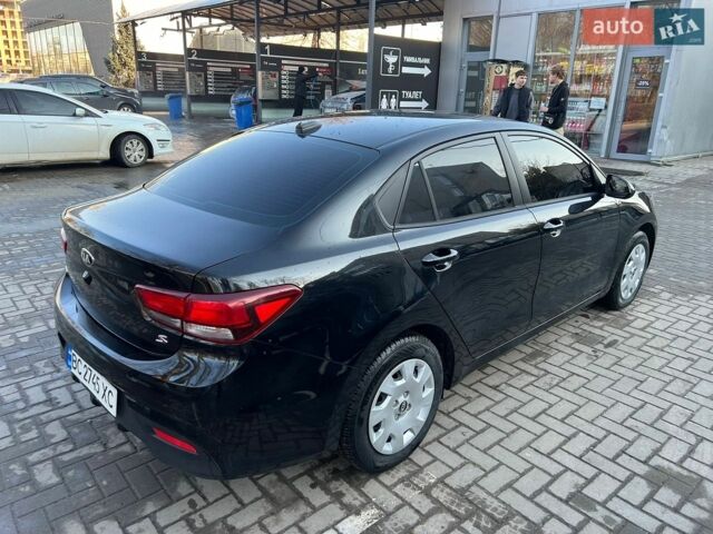 Черный Киа Рио, объемом двигателя 1.59 л и пробегом 10 тыс. км за 11200 $, фото 5 на Automoto.ua
