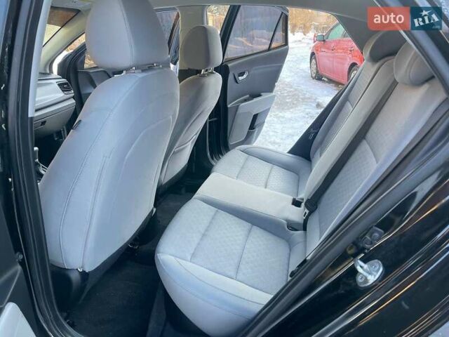 Черный Киа Рио, объемом двигателя 1.59 л и пробегом 9 тыс. км за 12700 $, фото 8 на Automoto.ua